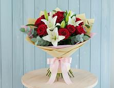 Букет цветов из:  Лилии и Розы в Новом-Осколе