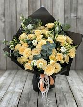 Букет цветов из:  Розы и Лизиантусы в Новом-Осколе
