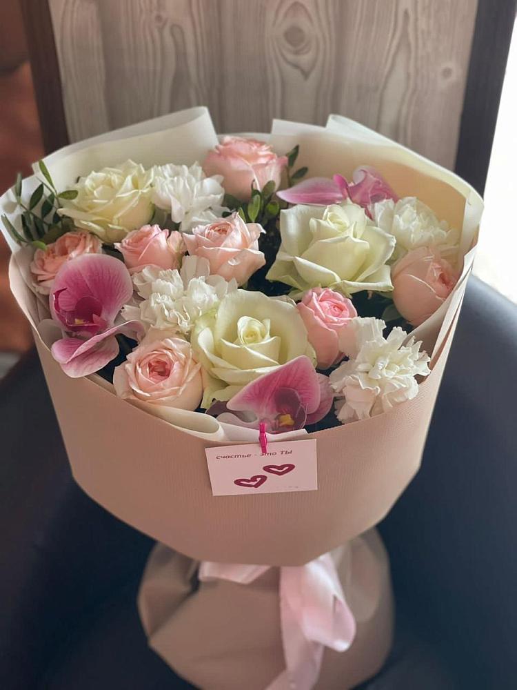 Букет цветов из: Орхидеи, Розы и Гвоздики в Новом-Осколе