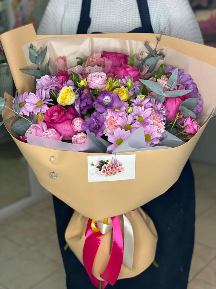 Букет цветов из: Хризантемы, Гвоздики и Альстромерии в Новом-Осколе