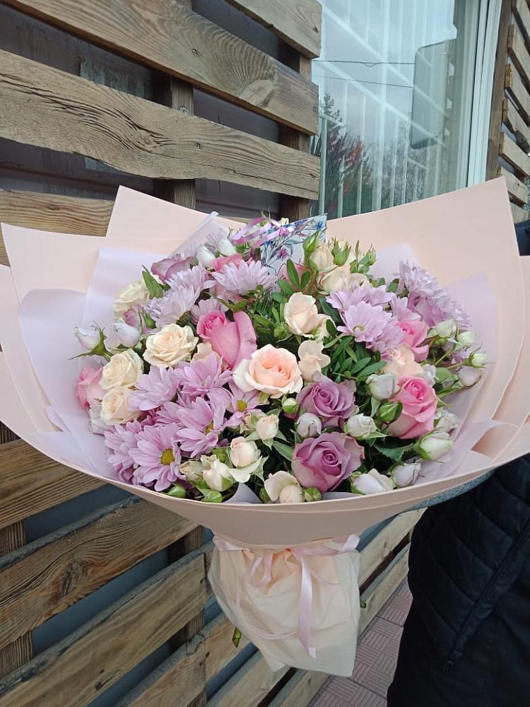 Букет цветов из: Розы и Хризантемы в Новом-Осколе