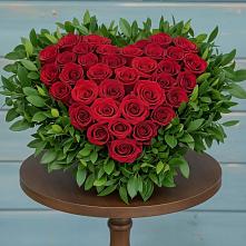 Цветочная композиция из Розы в виде сердца в Новом-Осколе