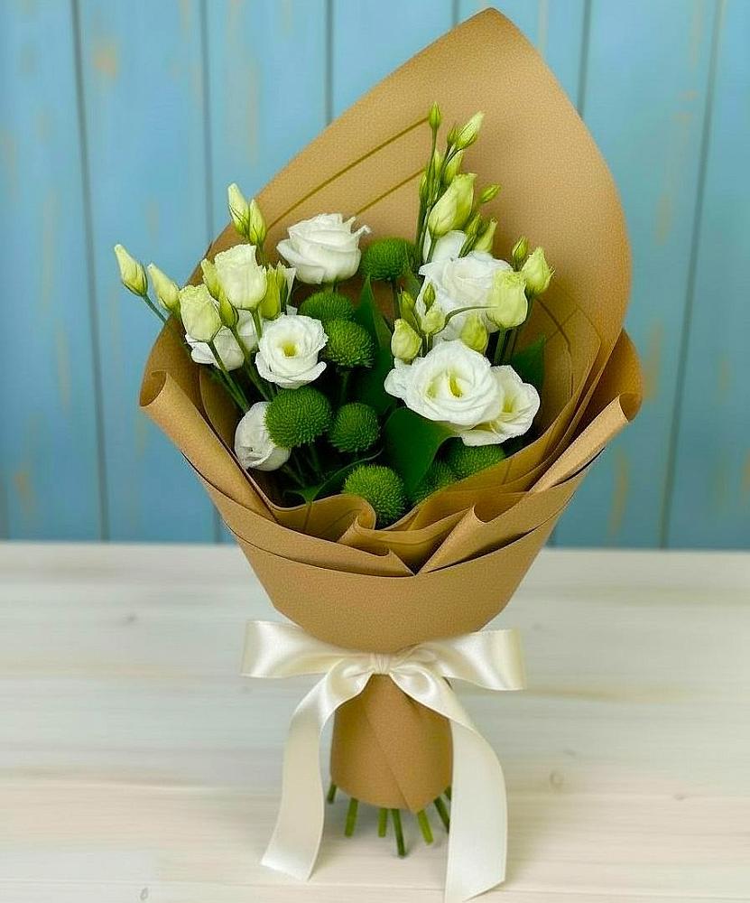 Букет цветов из: Хризантемы и Лизиантусы в Новом-Осколе