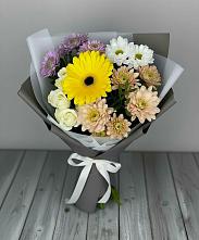 Букет цветов из:  Розы, Герберы и Хризантемы в Новом-Осколе
