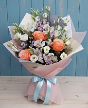 Букет цветов из:  Лизиантусы, Розы, Альстромерии и Гипсофила в Новом-Осколе