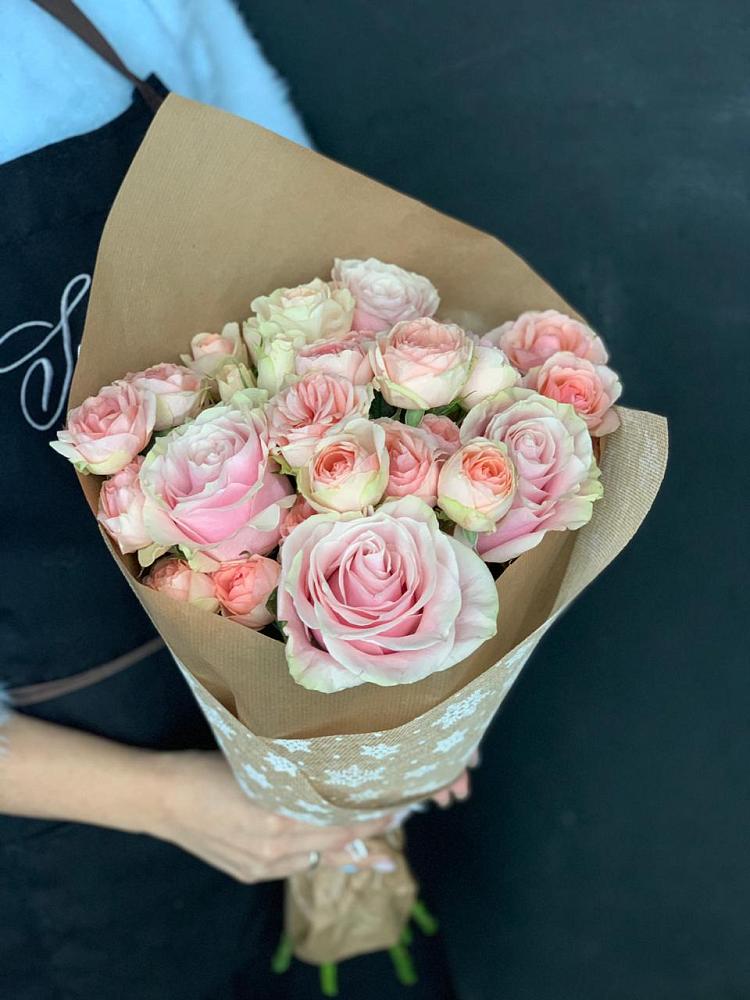 Букет цветов из: Хризантемы и Розы в Новом-Осколе