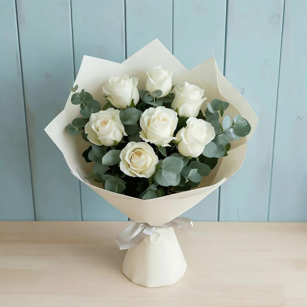 Букет Белые розы в Эвкалипте в Новом-Осколе