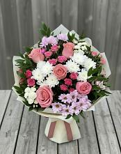 Букет цветов из:  Альстромерии, Гвоздики, Розы и Хризантемы в Новом-Осколе
