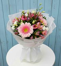 Букет цветов из:  Герберы, Альстромерии и Лизиантусы #REPLACE_PRED# Новом-Осколе