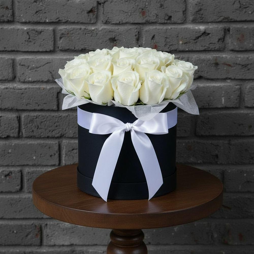 Цветочная композиция из Розы в шляпной коробке в Новом-Осколе