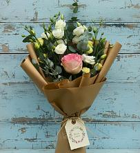 Букет цветов из:  Розы и Лизиантусы в Новом-Осколе