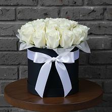 Цветочная композиция из Розы в шляпной коробке в Новом-Осколе